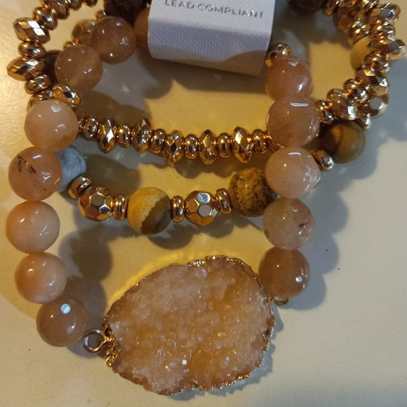 3 strand bracelet with crystal embellishment and lucite coordinating earrings - Picture 3 of 4